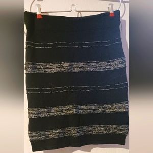 ROCK & REPUBLIC Black Sweater Skirt sz. Small‎